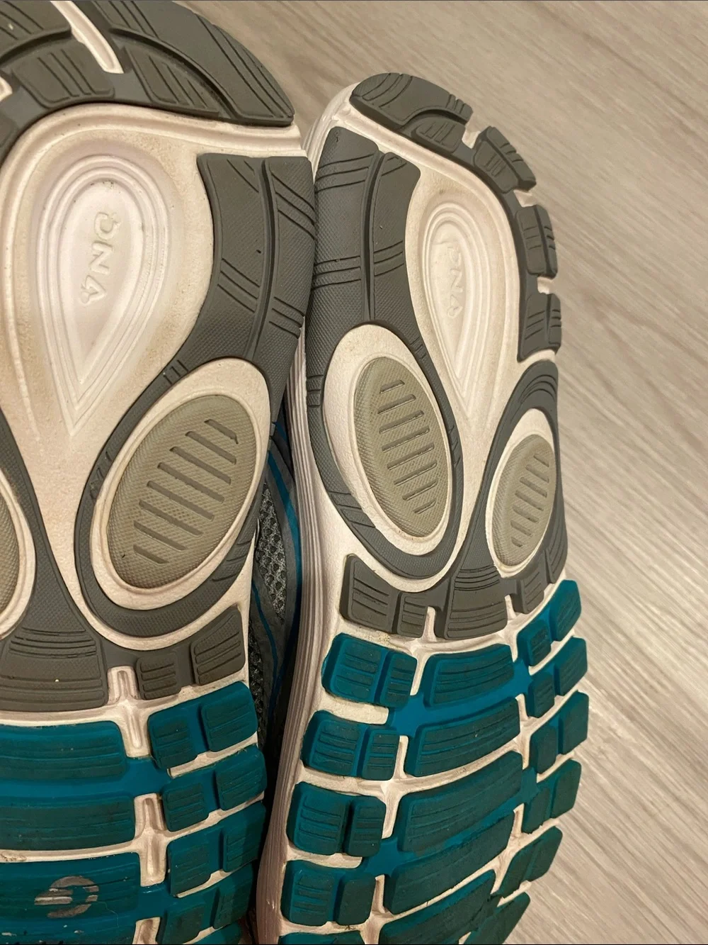 Brooks Women's Gray and Teal Athletic Running Shoes